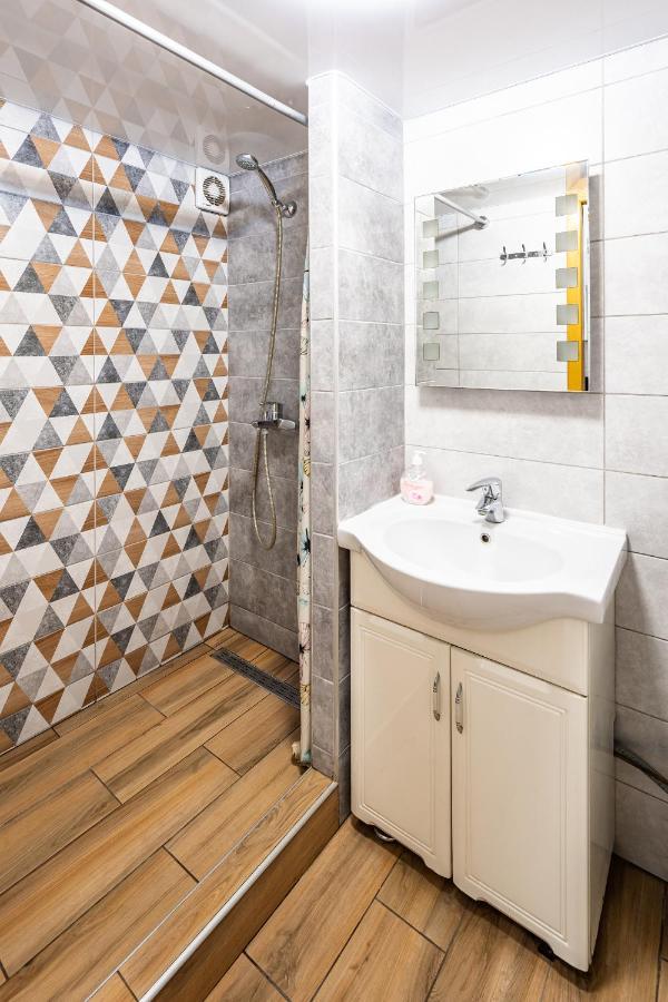 Apartment On Kovzhuna Street 리비프 외부 사진
